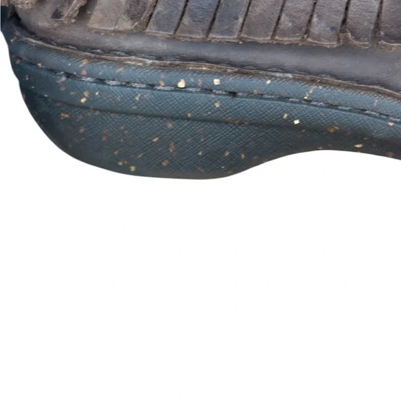 UGG Shoreline 5752 Women Size 7 Brown Leather
Sheepskin Winter Boots - Picture 9 of 11